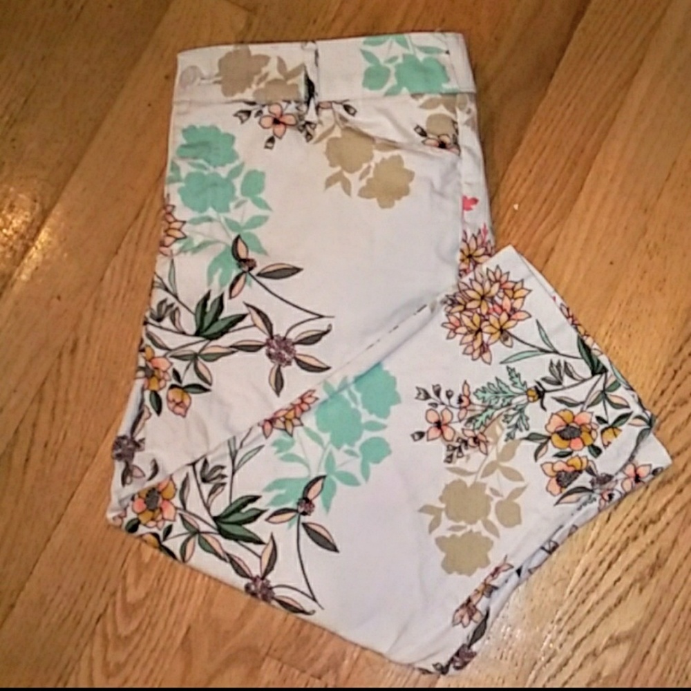 St John's Bay size 8 Flower Capris